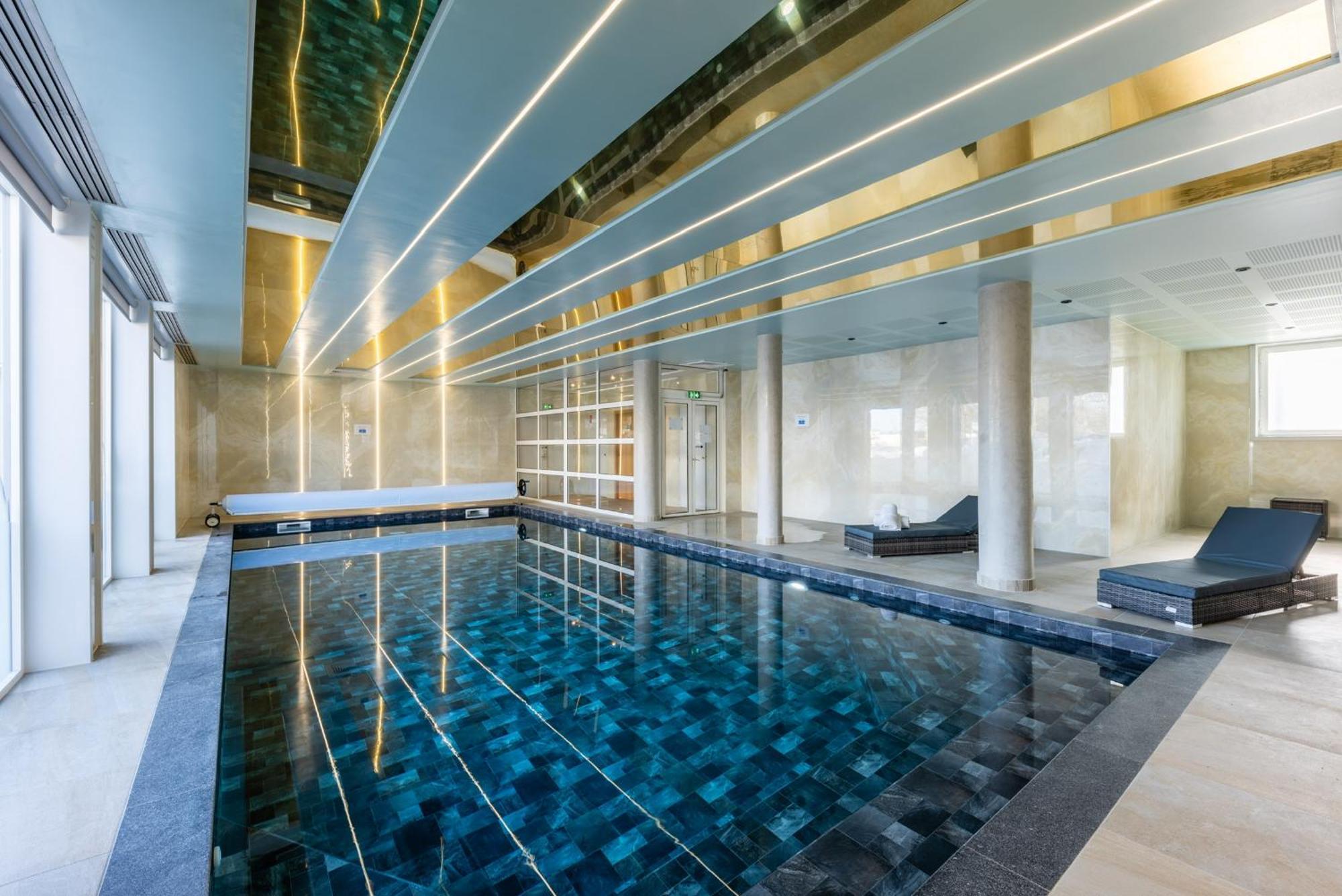 Brit Hotel Privilege Paris Rosny-Sous-Bois Exterior photo