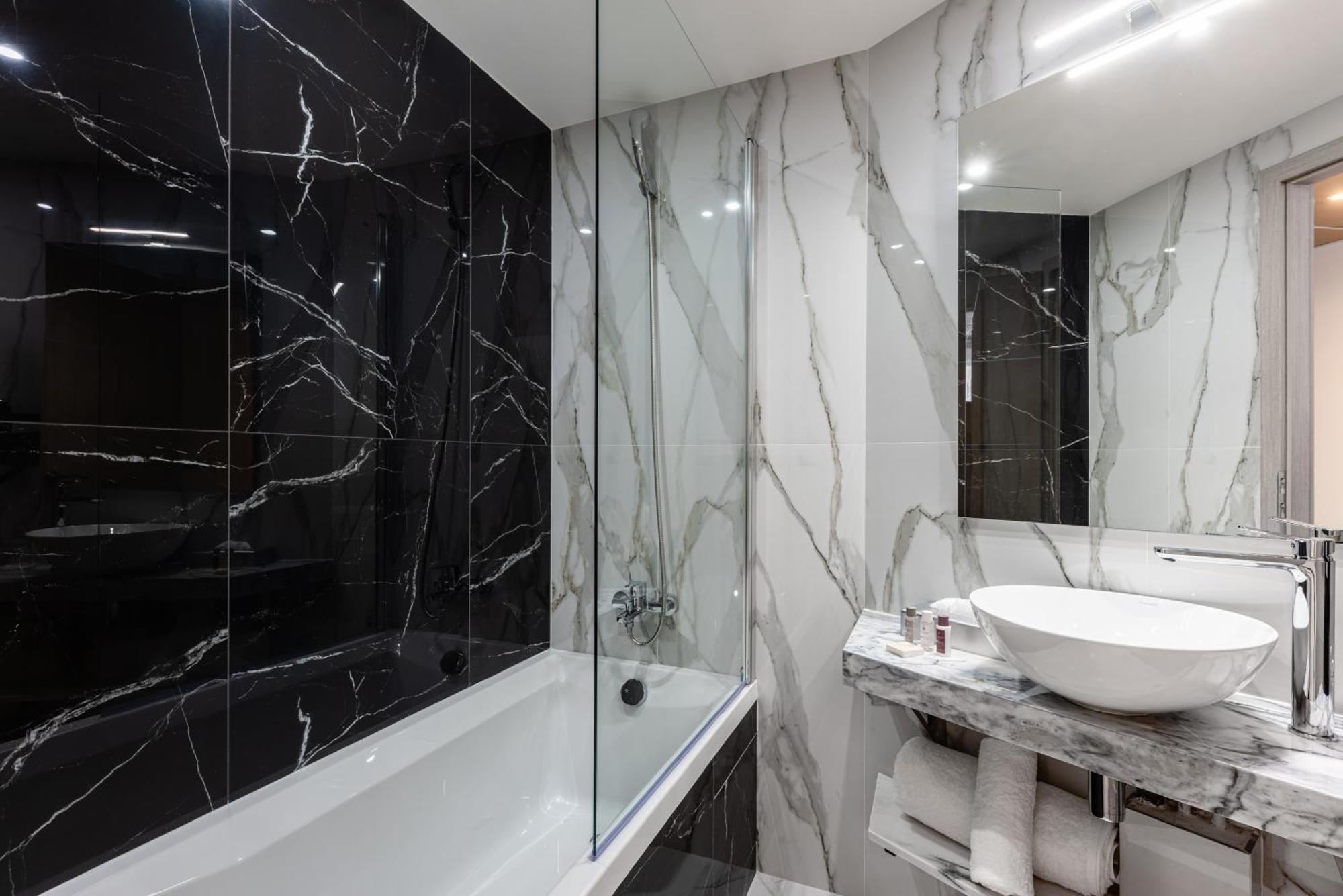 Brit Hotel Privilege Paris Rosny-Sous-Bois Exterior photo