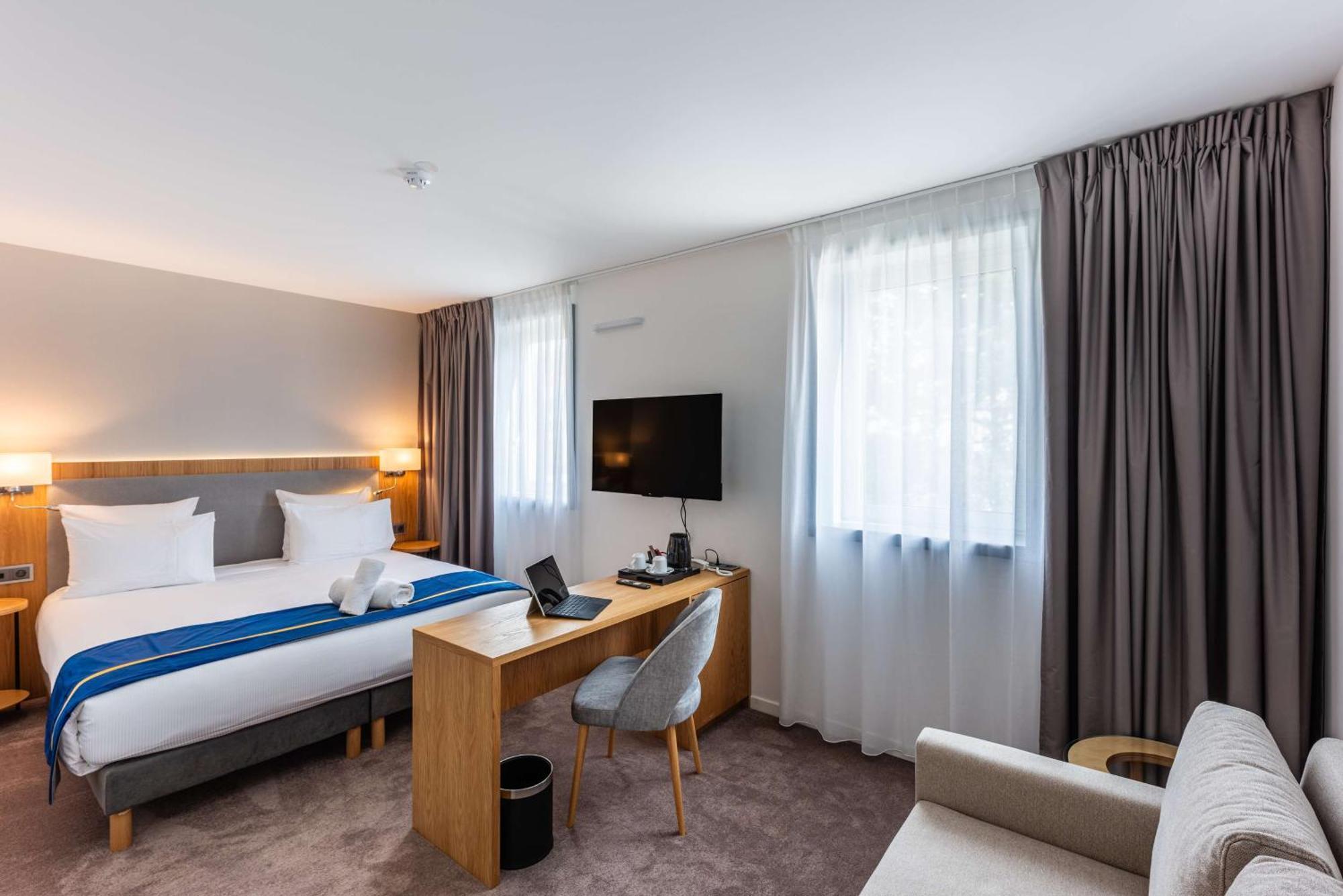 Brit Hotel Privilege Paris Rosny-Sous-Bois Exterior photo