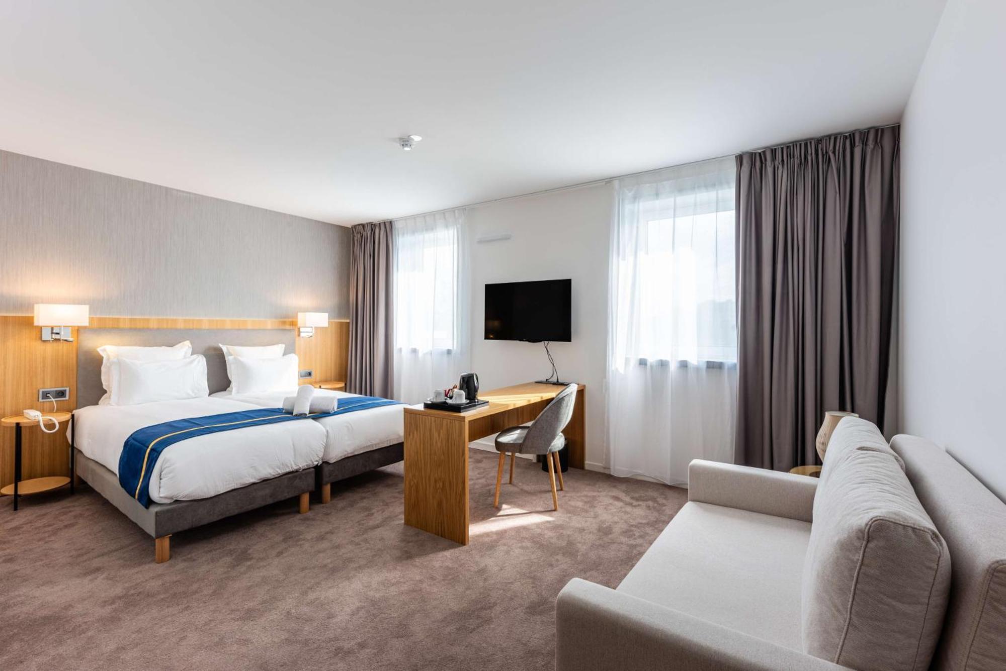Brit Hotel Privilege Paris Rosny-Sous-Bois Exterior photo